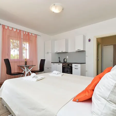 1805 شقة *
